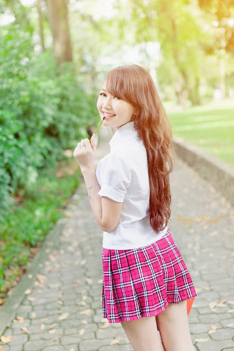 Cấm trẻ em dưới 18...và thanh niên mới lớn...
