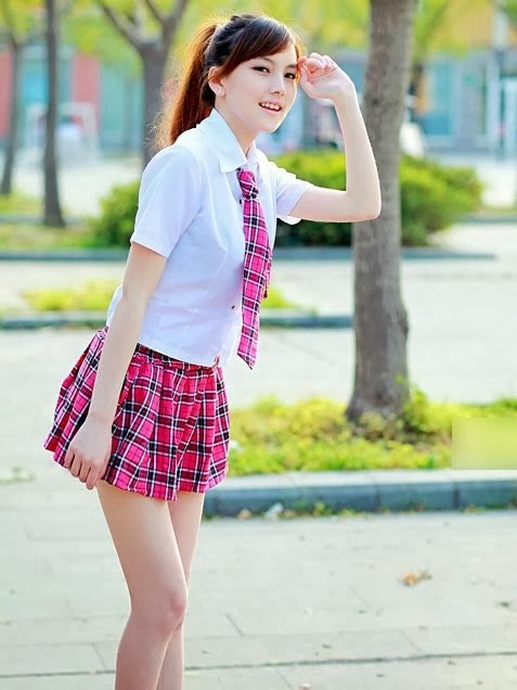 Gái đẹp gợi cảm quyến rủ cùng váy ngắn