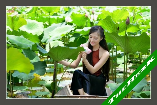Girl xinh với áo yếm mỏng manh khoe làng da trắng xinh