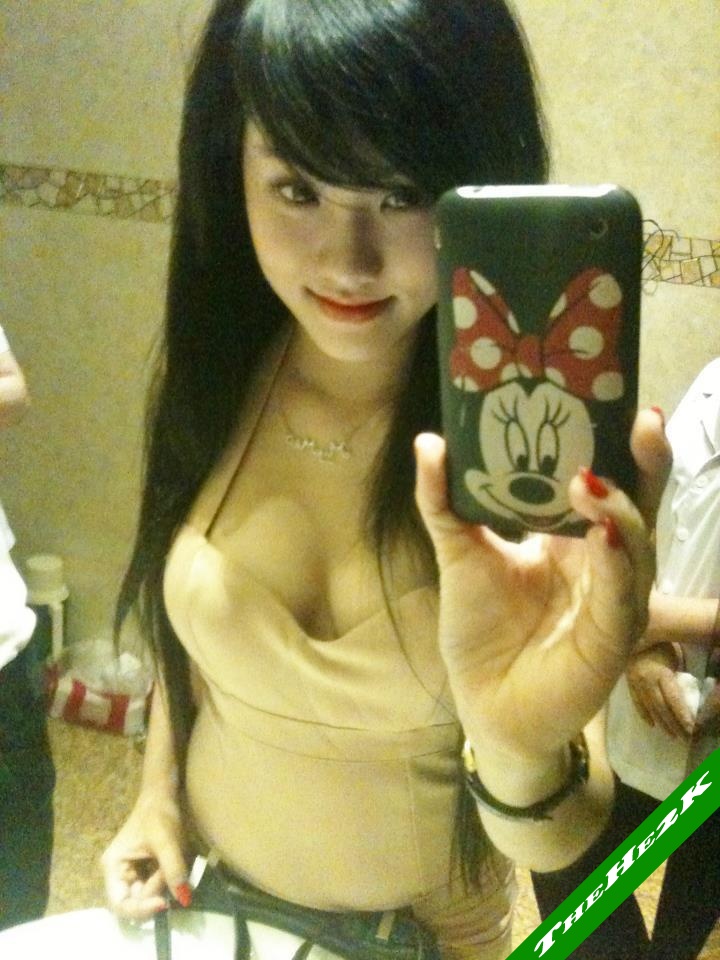 Mời anh em vào lột bưởi khi lột bưởi nhớ cầm khăn giấy