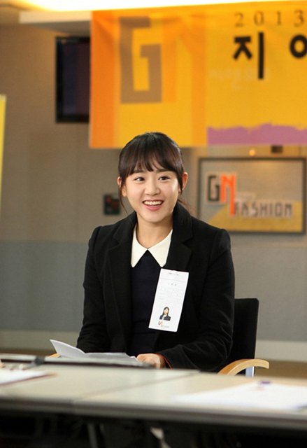 Trầm trồ vì Moon Geun Young 'bắn' tiếng Pháp trôi chảy