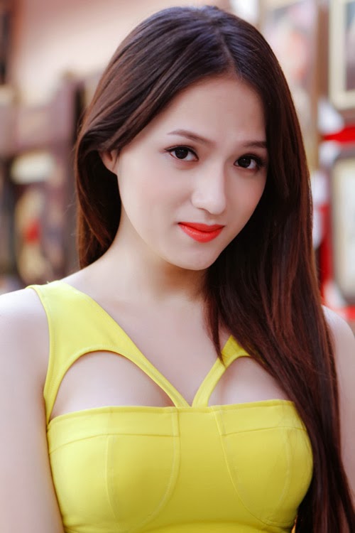 Hương Giang Idol gợi cảm đón xuân về