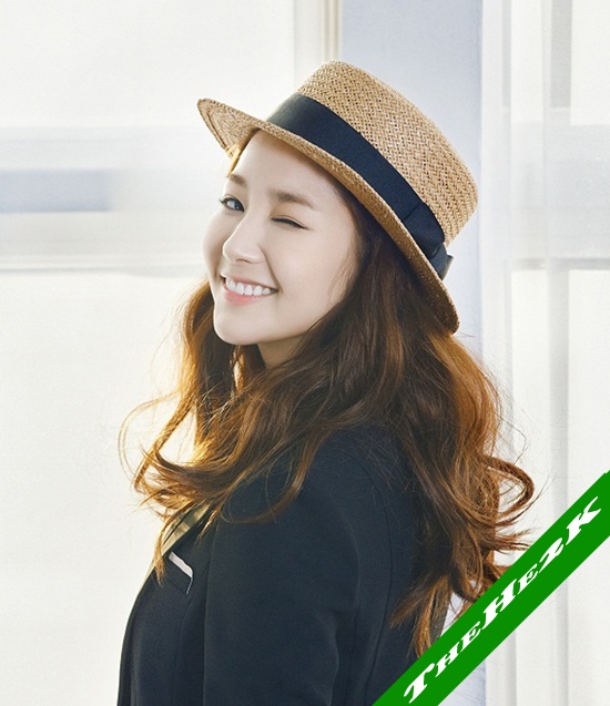 Park Min Young tươi tắn trong trang phục xuân hè